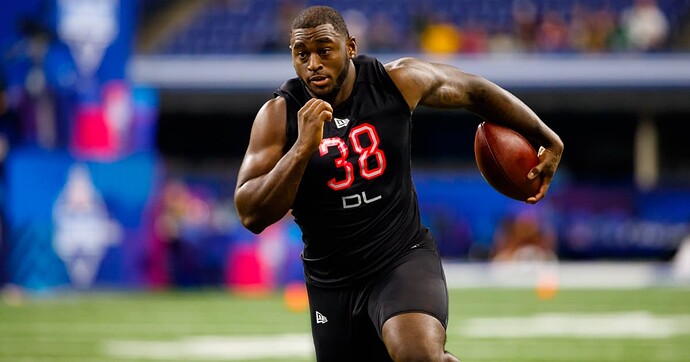 josh-paschal-jumps-ahead-competition-nfl-combine