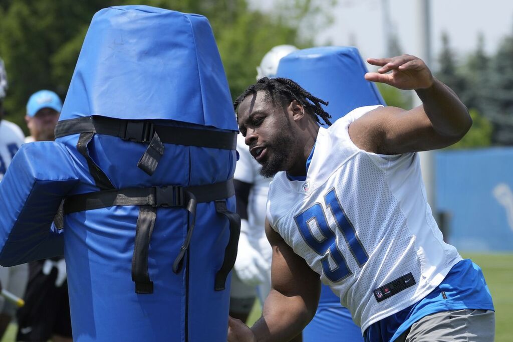 Levi Onwuzurike Continues To Stack Days, Do More For Lions In Comeback ...